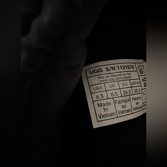 NEW Women’s UGG Genuine Shearling Lined Mid Puffer Boot Black - Picture 7 of 10